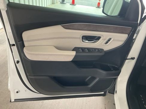 Used 2026 Honda Pilot Elite image 5