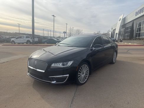 Used 2017 Lincoln MKZ Reserve image 2