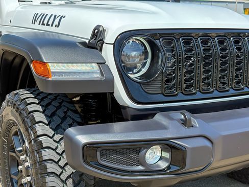 Used 2026 Jeep Wrangler Unlimited Sport AWD/4WD image 3
