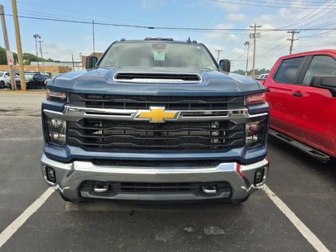 Used 2024 Chevrolet Silverado 2500 LT w/ All Star Edition AWD/4WD image 2