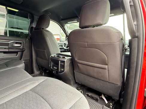 Used 2025 RAM 2500 Big Horn AWD/4WD image 36