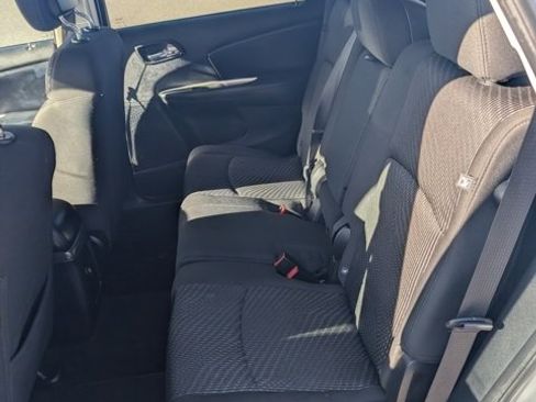 Used 2015 Dodge Journey SE image 32