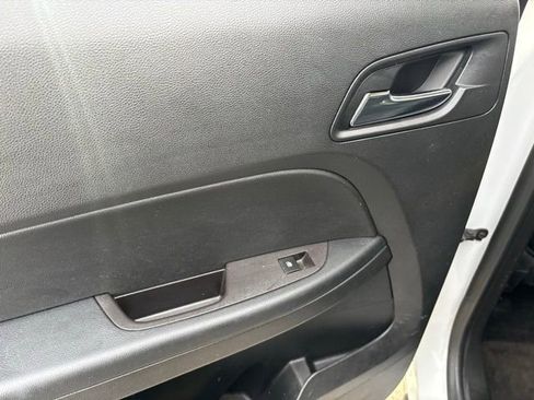 Used 2016 Chevrolet Equinox LTZ w/ Enhanced Convenience Package image 28