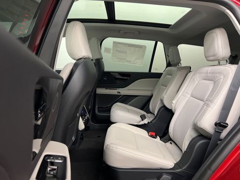 New 2025 Lincoln Aviator Reserve image 35