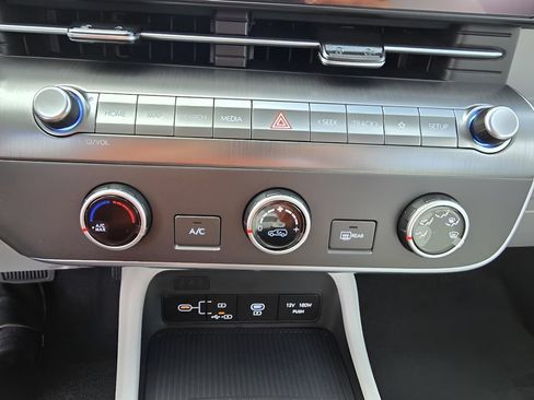 New 2026 Hyundai Kona SE AWD/4WD image 23