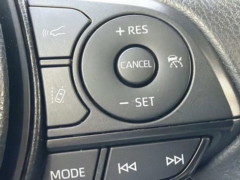 Used 2022 Toyota Corolla LE FWD image 18