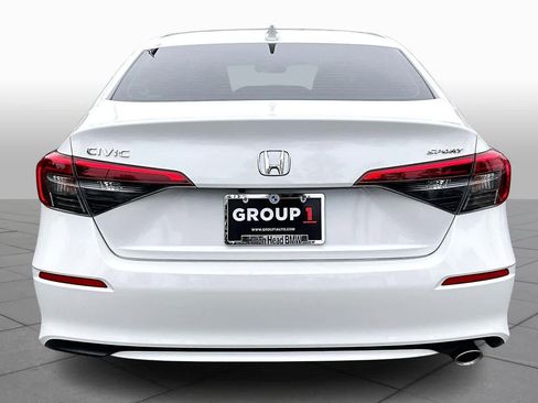 Used 2022 Honda Civic Sport image 4