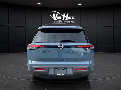 New 2026 Nissan Pathfinder SL image 6