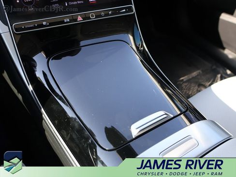 Used 2024 Mercedes-Benz C 300 4MATIC Sedan image 37