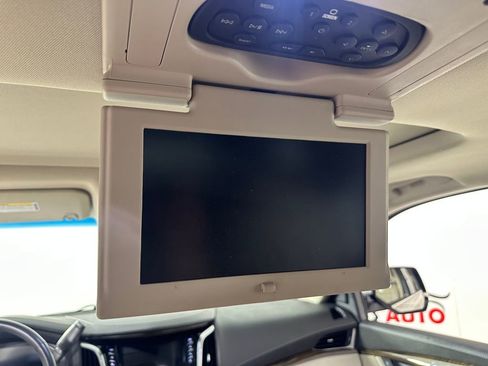 Used 2019 Cadillac Escalade Premium Luxury image 24