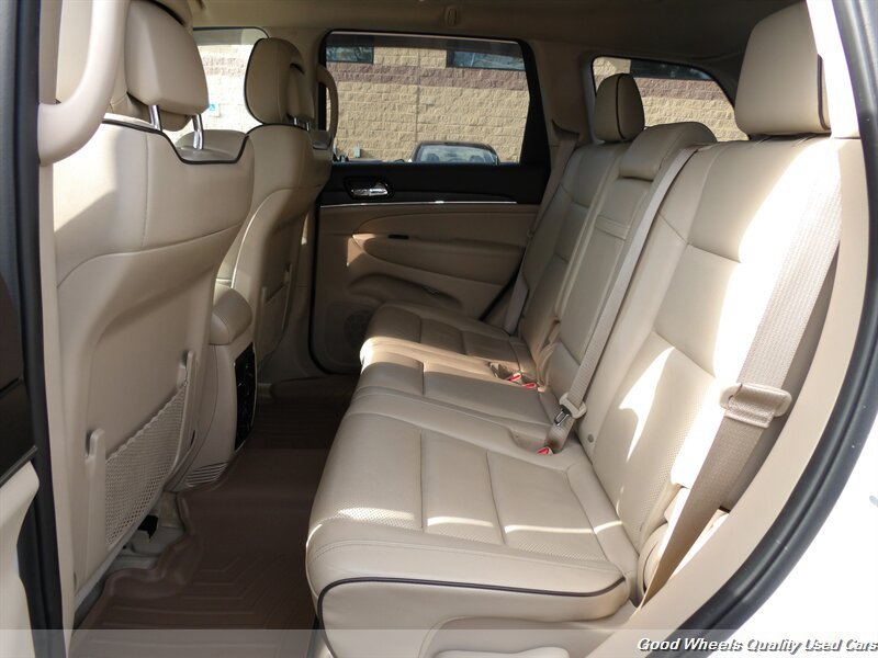 Used 2019 Jeep Grand Cherokee Overland AWD/4WD image 12