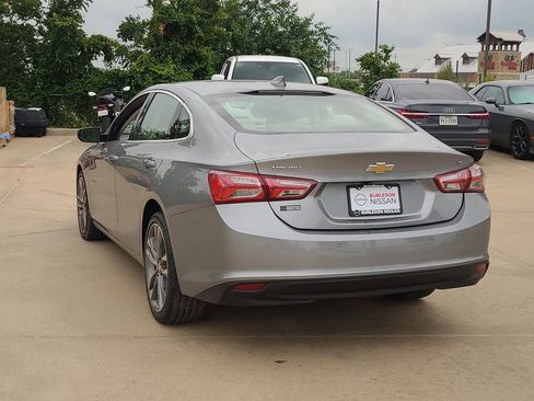 Used 2024 Chevrolet Malibu LT FWD image 2
