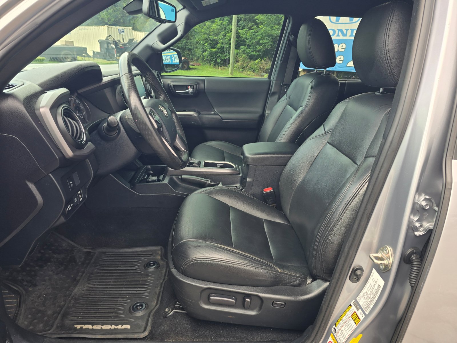 Used 2020 Toyota Tacoma TRD Sport AWD/4WD image 14