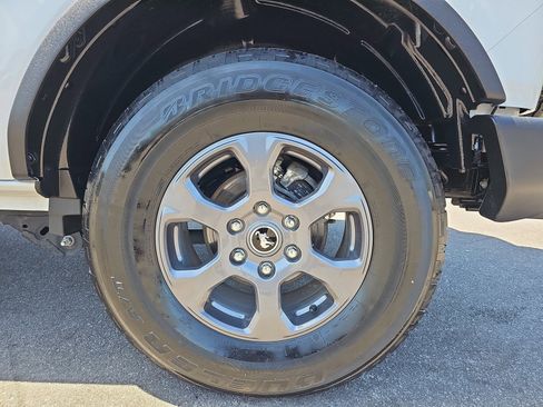 Used 2024 Ford Bronco Big Bend image 32