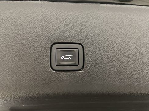 Used 2023 Chevrolet Traverse RS image 16