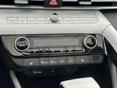 Used 2021 Hyundai Elantra Limited image 20