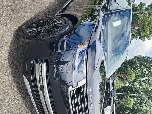 New 2026 Land Rover Range Rover Long Wheelbase SE AWD/4WD image 9