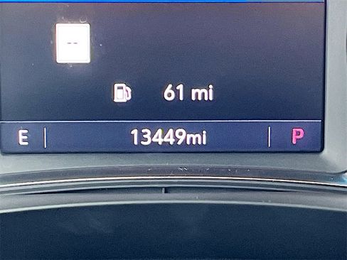 Used 2023 Chevrolet Traverse RS image 12