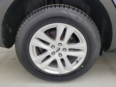 Used 2018 Ford Explorer XLT AWD/4WD image 31