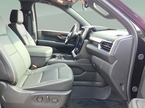 Certified 2026 GMC Yukon Elevation w/ LPO, Floor Liner Package AWD/4WD image 17