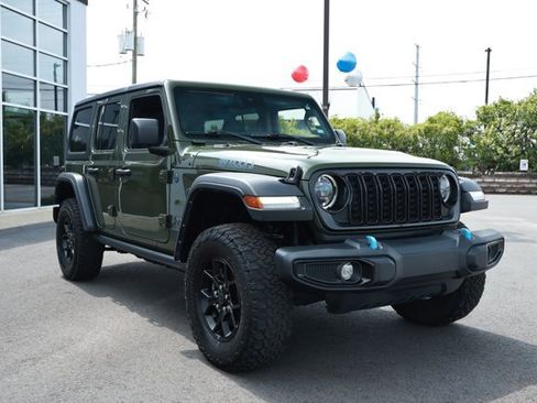 Certified 2024 Jeep Wrangler Unlimited AWD/4WD image 3