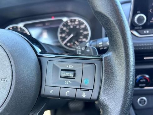 Used 2023 Nissan Rogue SV image 11