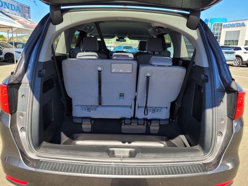 Certified 2024 Honda Odyssey EX image 10