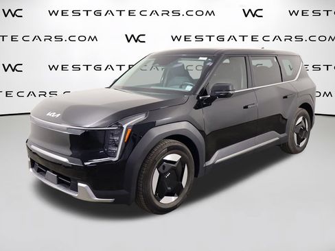 Used 2024 Kia EV9 Light Long Range RWD image 1