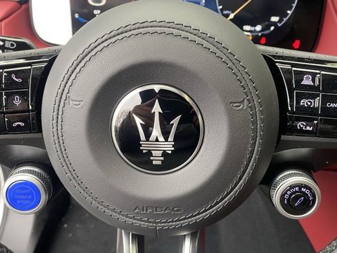 New 2025 Maserati Grecale Trofeo image 24