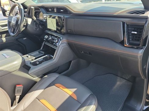 Used 2025 GMC Sierra 2500 AT4 w/ AT4 Premium Plus Package image 30