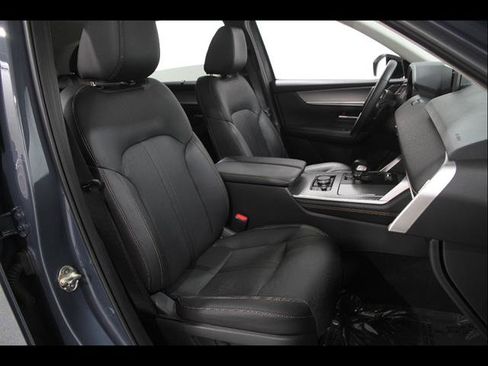 Certified 2025 MAZDA CX-70 Plug-In Hybrid w/ Premium Pkg AWD/4WD image 17