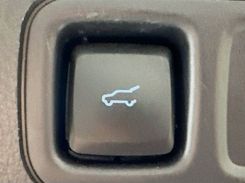 Used 2024 Ford Expedition XLT image 31