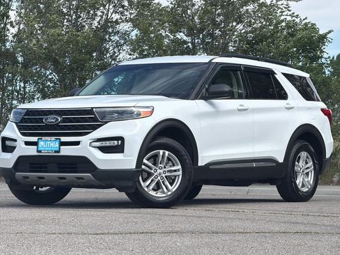 Certified 2022 Ford Explorer XLT w/ Equipment Group 202A AWD/4WD image 1