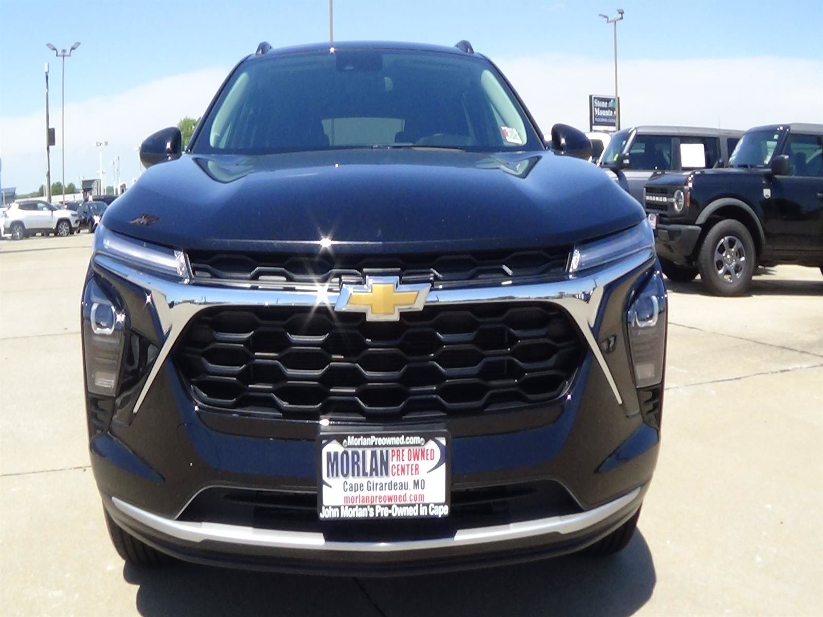 Used 2025 Chevrolet Trax LT w/ LT Convenience Package FWD image 3