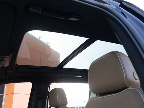 Used 2023 Chevrolet Suburban Premier image 40