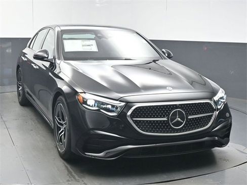 New 2026 Mercedes-Benz E 450 4MATIC Sedan image 2