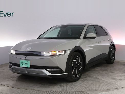 Used 2024 Hyundai Ioniq 5 SEL RWD image 2