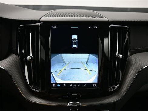 Used 2023 Volvo XC60 B5 Ultimate w/ Climate Package image 21