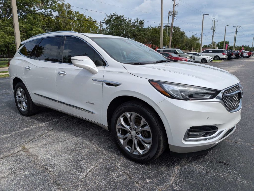 Used 2019 Buick Enclave Avenir w/ Avenir Technology Package FWD image 2