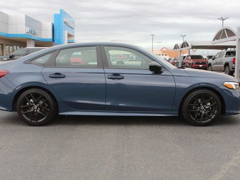 Used 2025 Honda Civic Sport image 2