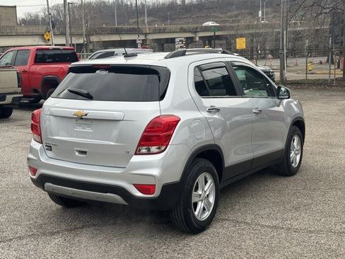 Used 2019 Chevrolet Trax LT w/ LT Convenience Package image 5