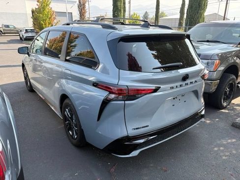 Used 2026 Toyota Sienna XSE AWD/4WD image 3