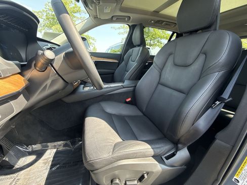 Certified 2023 Volvo XC90 B5 Plus w/ Protection Package Premier AWD/4WD image 21