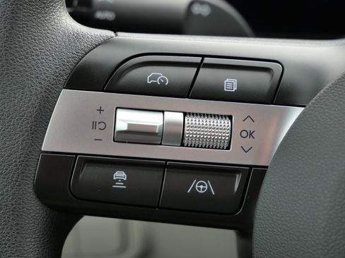 Certified 2025 Hyundai Tucson SE image 31