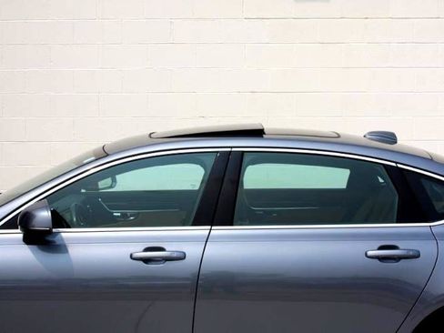 Used 2018 Volvo S90 T5 Momentum w/ Convenience Package image 33