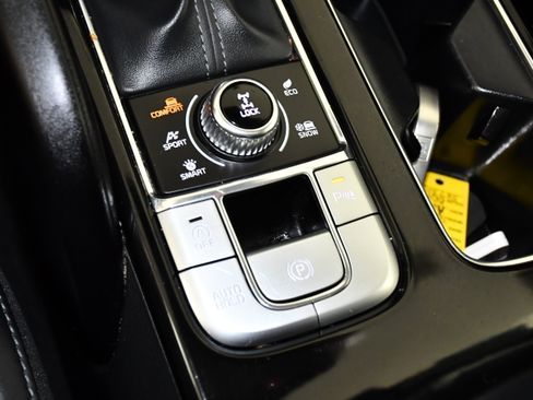 Used 2025 Kia Telluride S AWD/4WD image 32