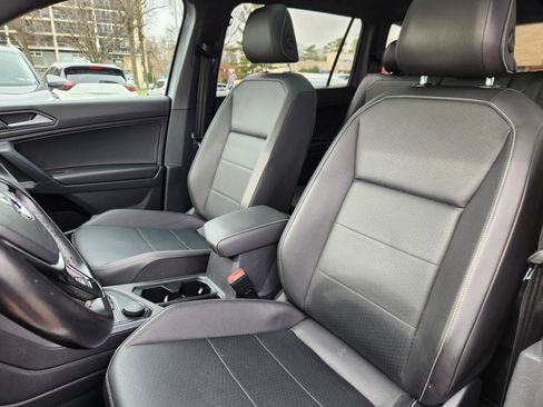Used 2021 Volkswagen Tiguan SE R-Line w/ 3rd Row Seat Package image 7