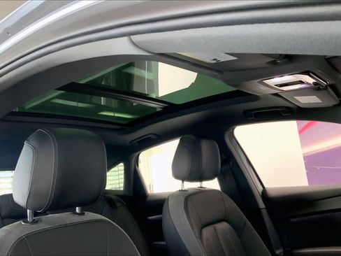 Used 2023 Audi Q4 e-tron Premium w/ Convenience Package image 28