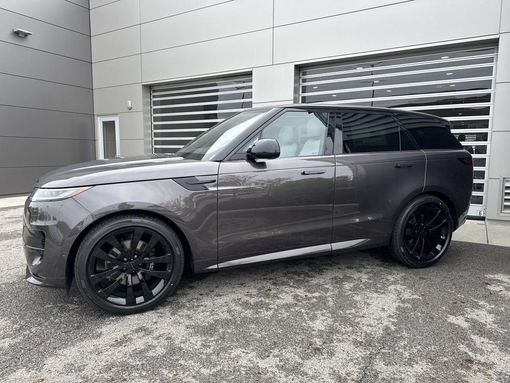 New 2026 Land Rover Range Rover Sport Dynamic SE AWD/4WD image 3
