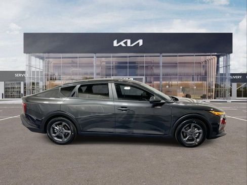 New 2026 Kia K4 LXS image 9